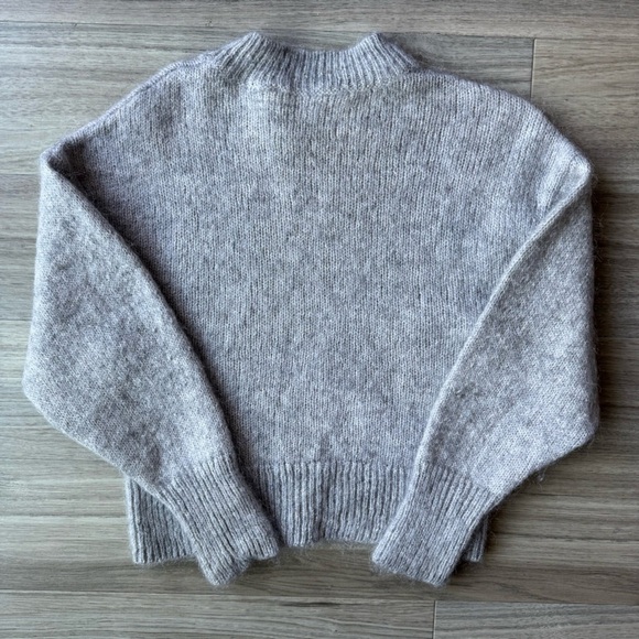 & Other Stories Mohair Wool Blend Gray Sweater Size Small - Picture 3 of 6